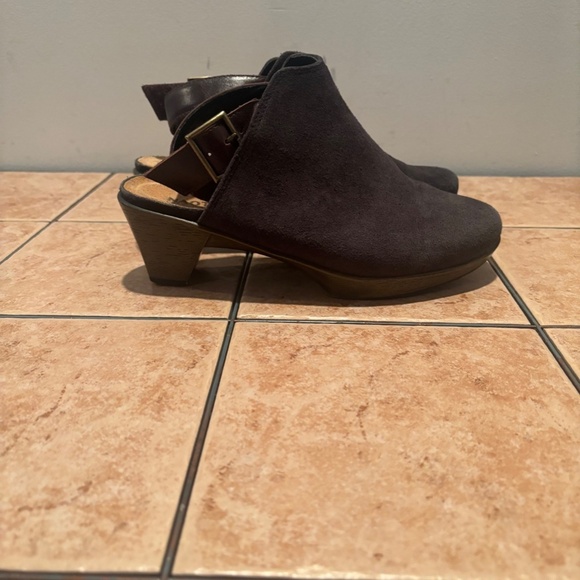 Naot Suede Upgrade Heeled Clogs in Oily Midnight Size 5 - Picture 6 of 10